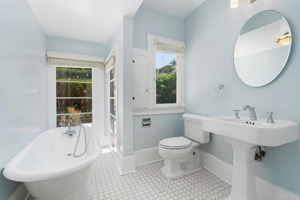 1654 Camino Del Mar Unit: upper