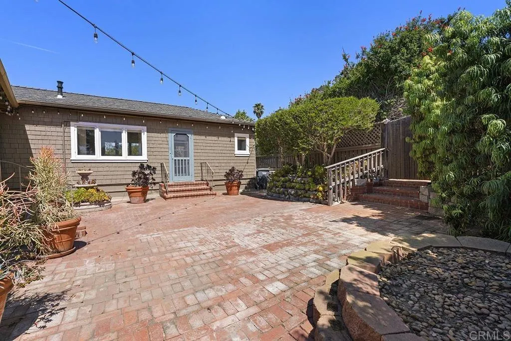 1654 Camino Del Mar Unit: upper