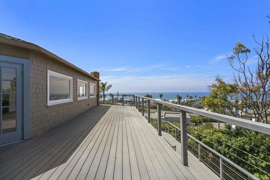 1654 Camino Del Mar Unit: upper