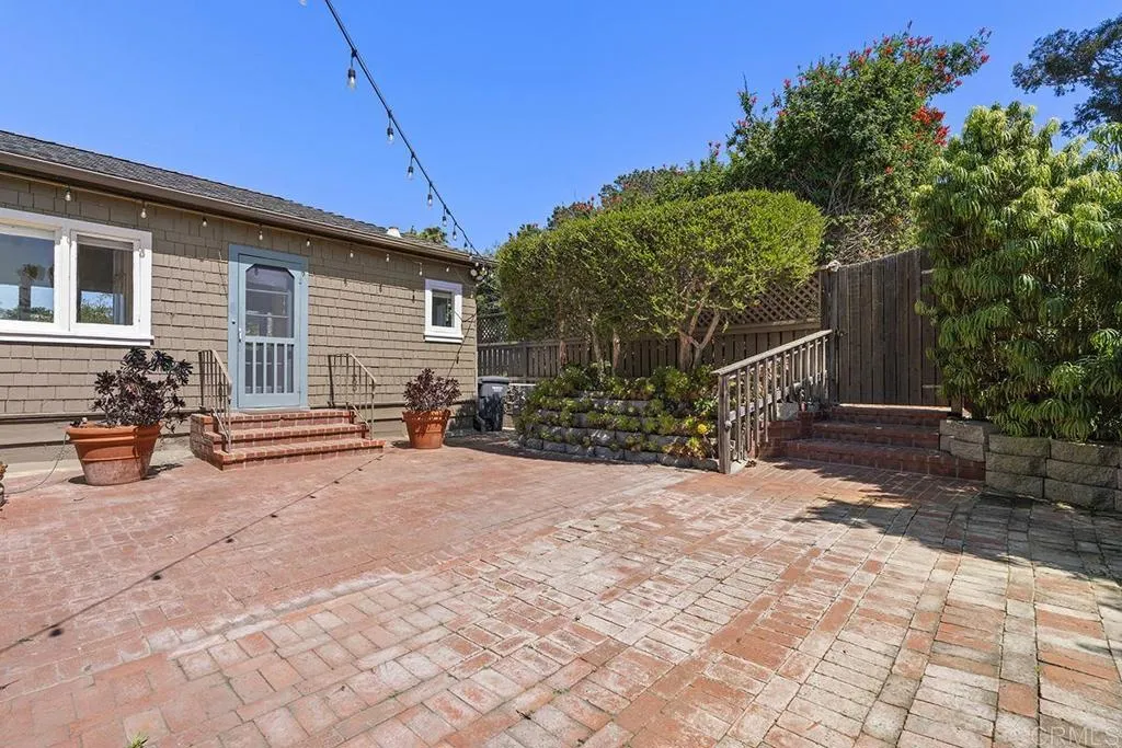 1654 Camino Del Mar Unit: upper