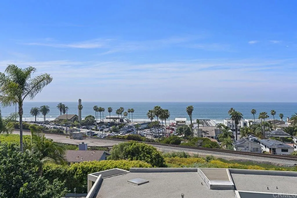 1654 Camino Del Mar Unit: upper