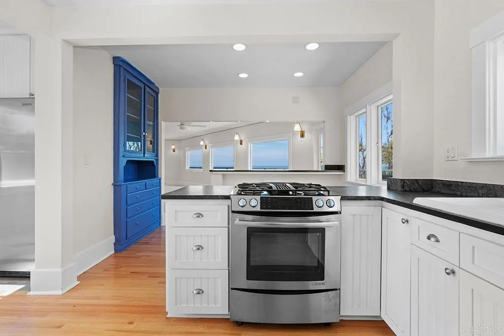 1654 Camino Del Mar Unit: upper