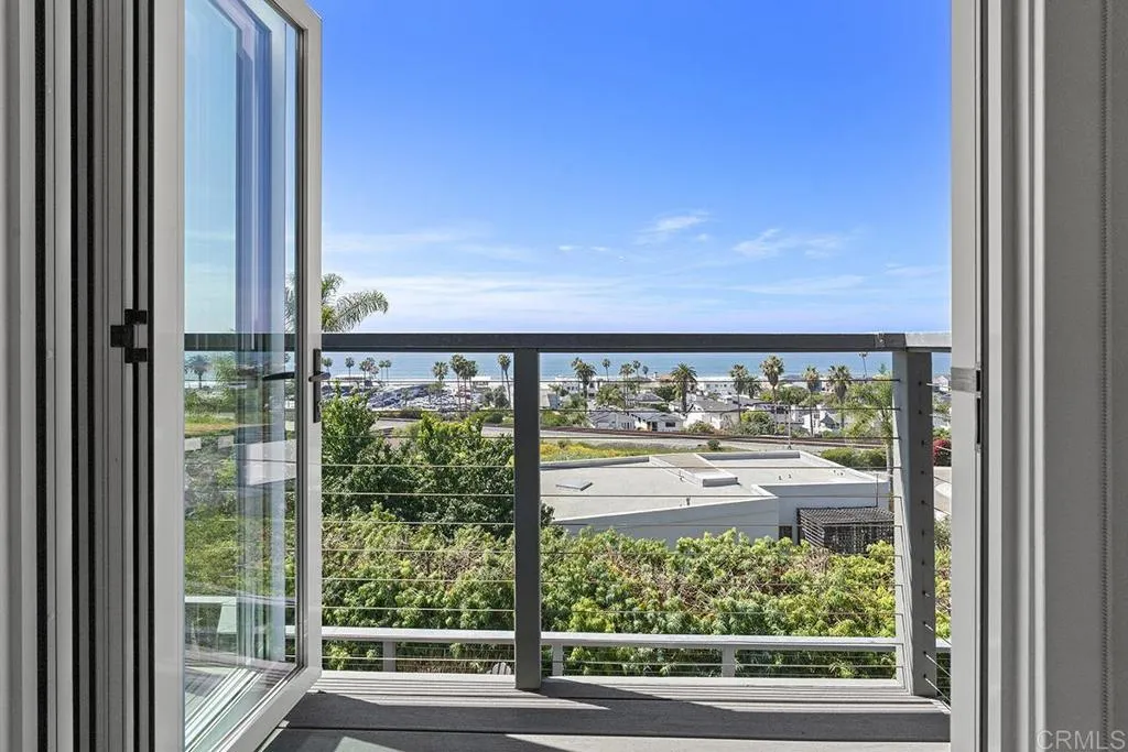 1654 Camino Del Mar Unit: upper