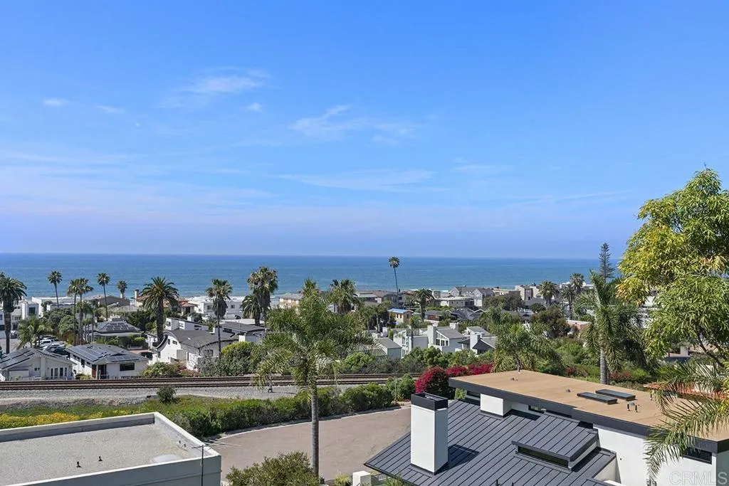 1654 Camino Del Mar Unit: upper