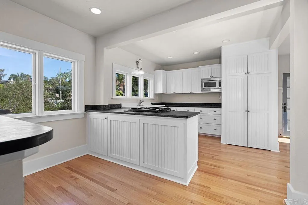 1654 Camino Del Mar Unit: upper