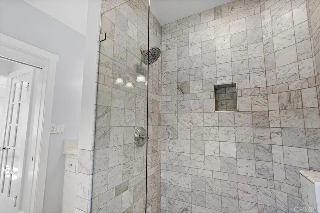 1654 Camino Del Mar Unit: upper