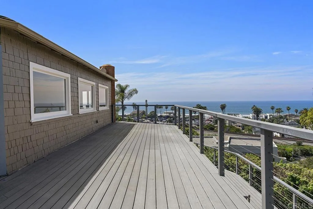 1654 Camino Del Mar Unit: upper