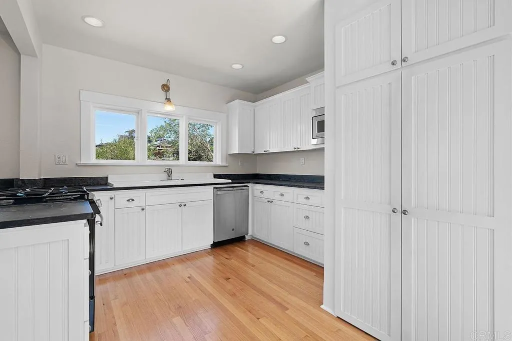 1654 Camino Del Mar Unit: upper