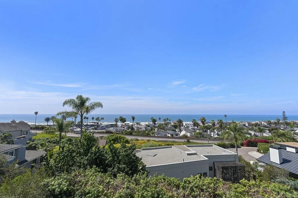1654 Camino Del Mar Unit: upper