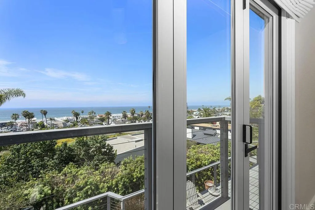 1654 Camino Del Mar Unit: upper