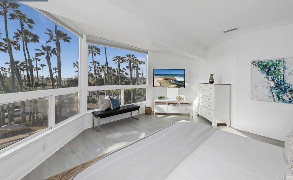 1602 S Pacfic Street Unit 100