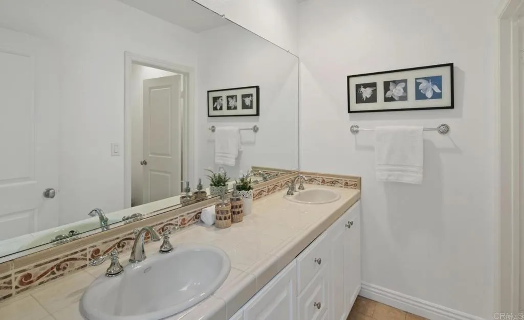 1602 S Pacfic Street Unit 100