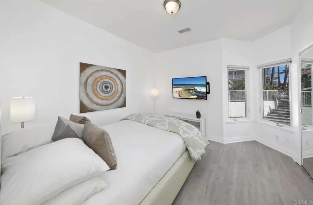 1602 S Pacfic Street Unit 100