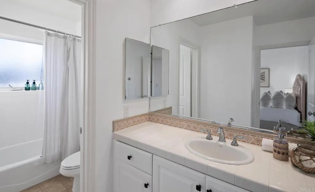 1602 S Pacfic Street Unit 100