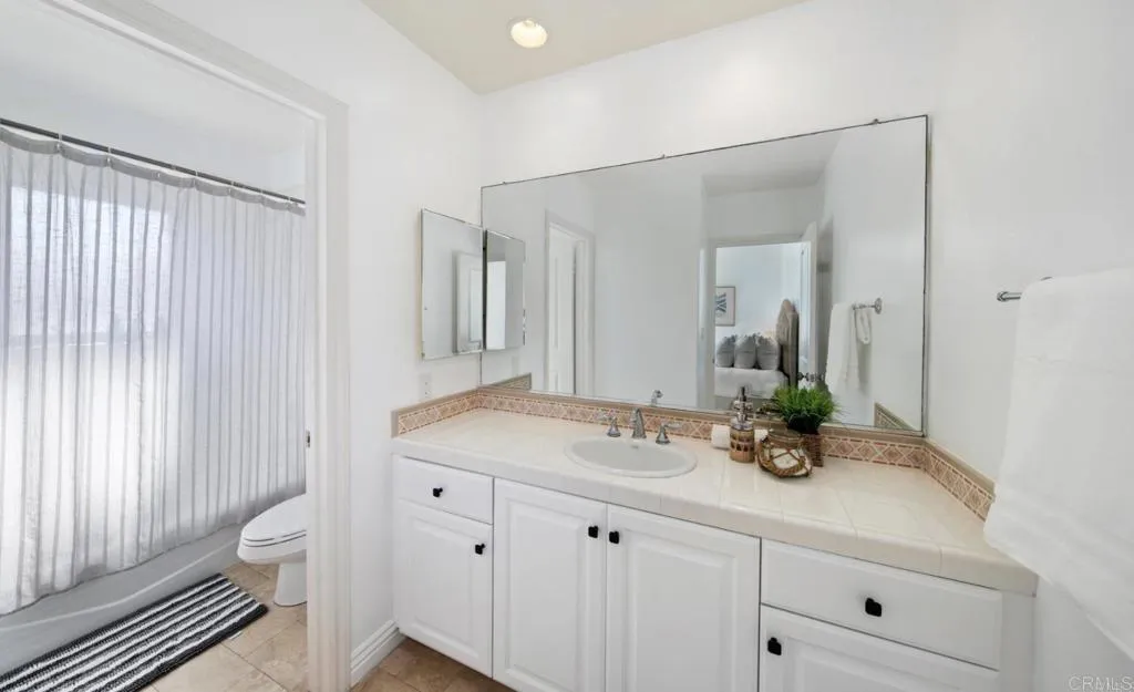 1602 S Pacfic Street Unit 100
