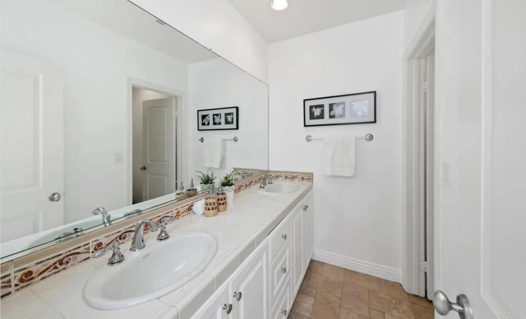 1602 S Pacfic Street Unit 100