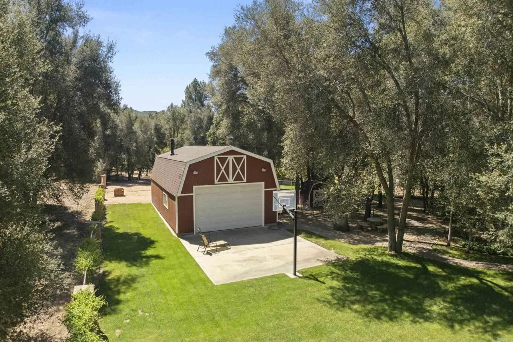 28973 Sequoia Road