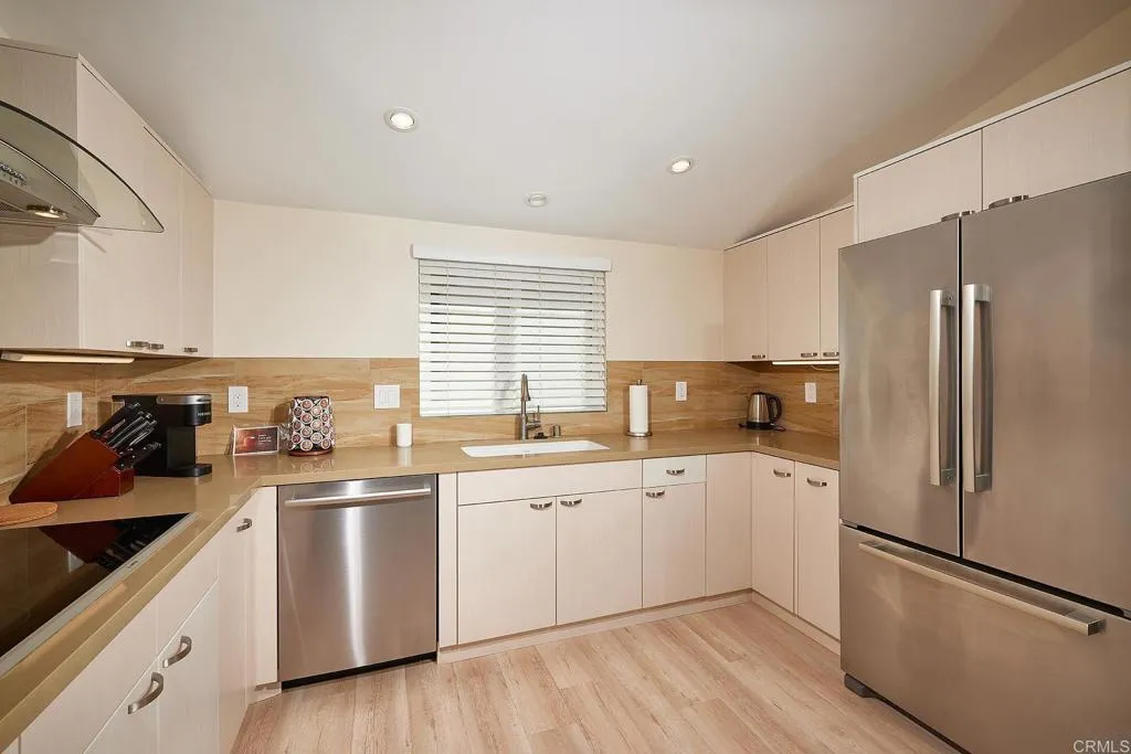 561 S Sierra Avenue Unit 34