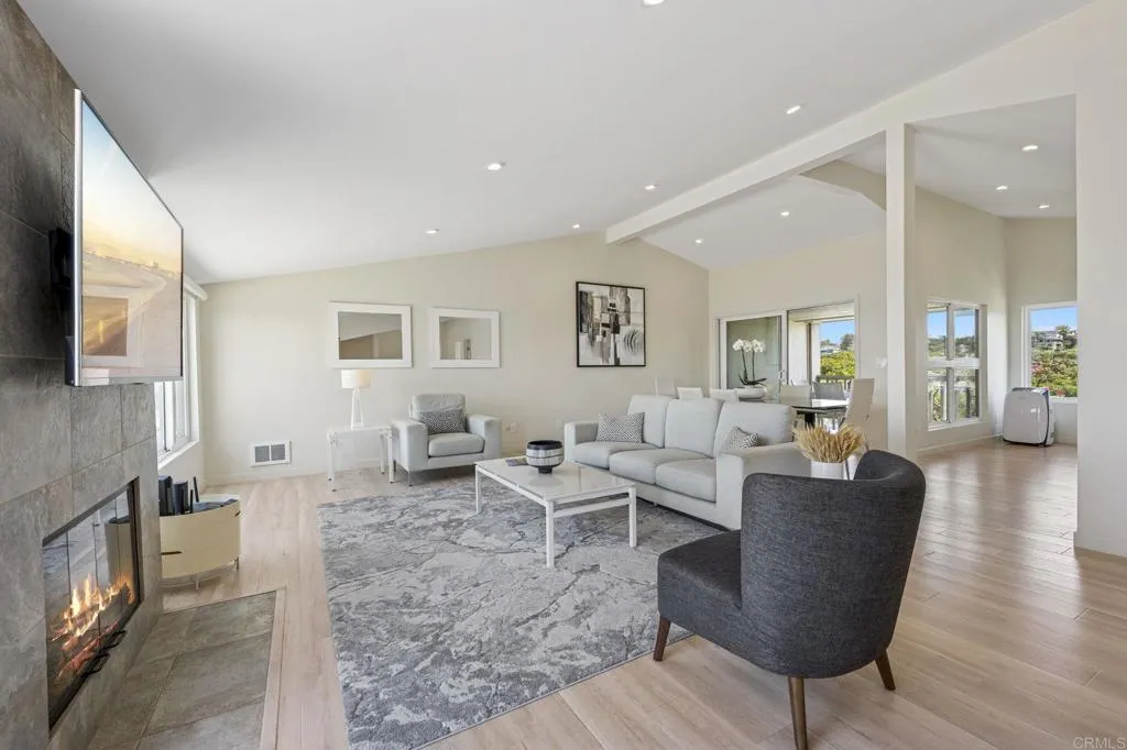 561 S Sierra Avenue Unit 34