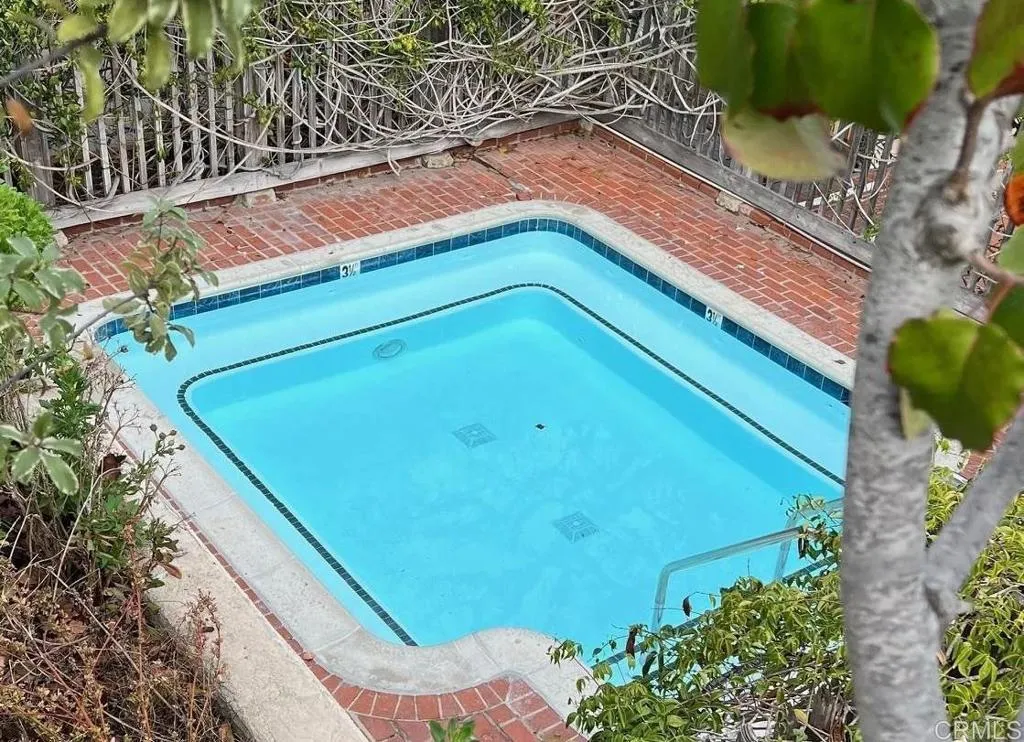 561 S Sierra Avenue Unit 34