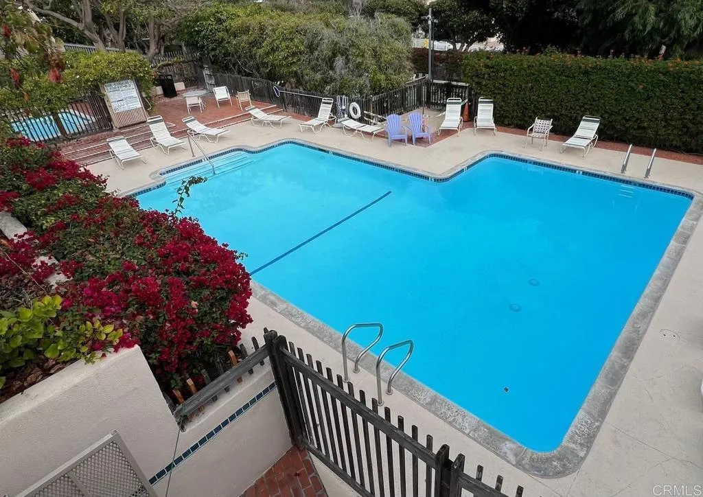 561 S Sierra Avenue Unit 34