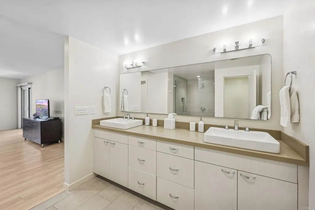 561 S Sierra Avenue Unit 34