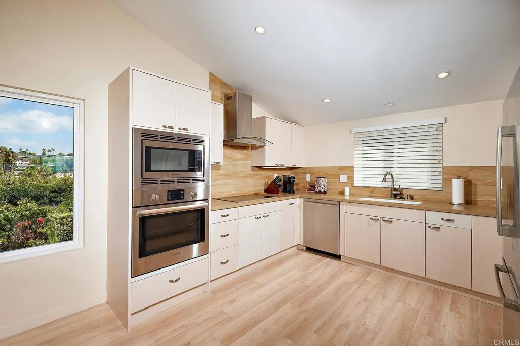 561 S Sierra Avenue Unit 34
