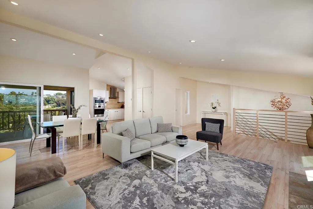 561 S Sierra Avenue Unit 34