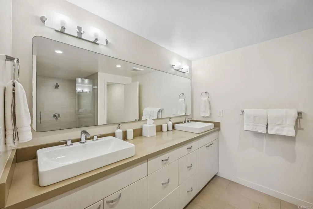 561 S Sierra Avenue Unit 34