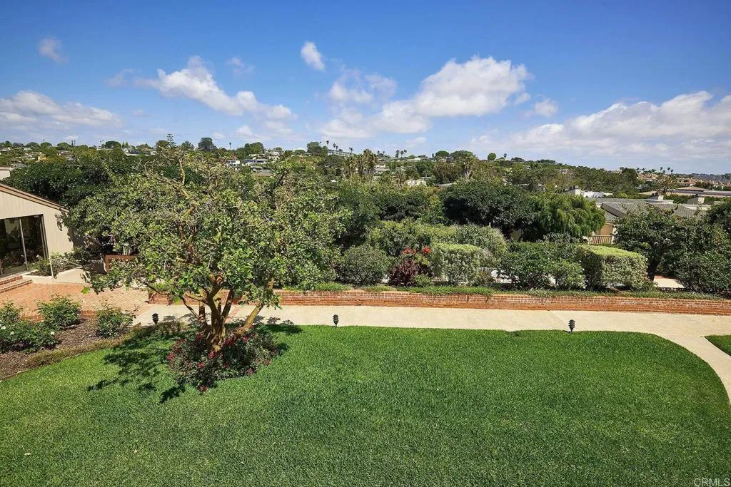 561 S Sierra Avenue Unit 34