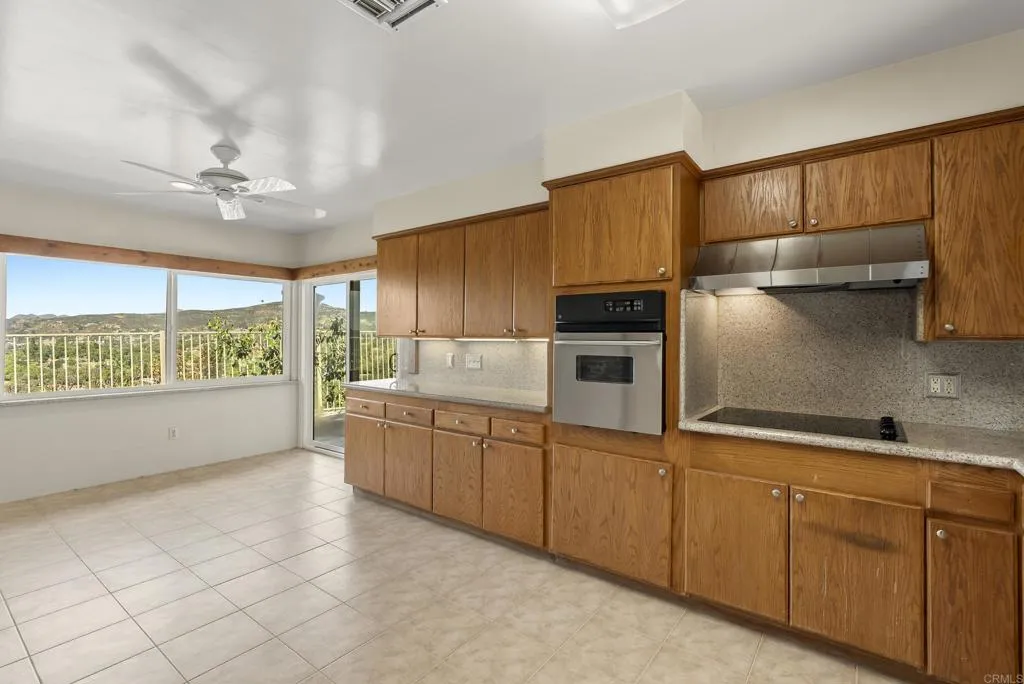 899 Van Horn Rd