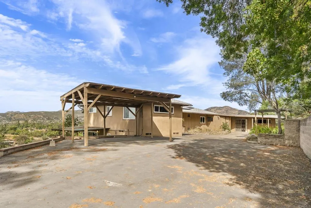 899 Van Horn Rd