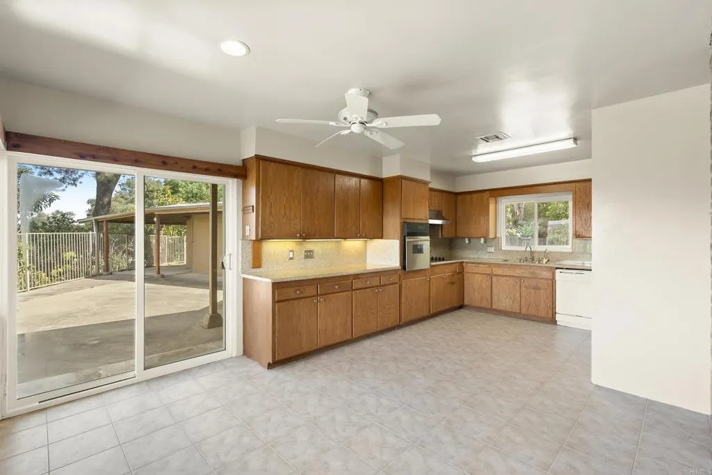 899 Van Horn Rd