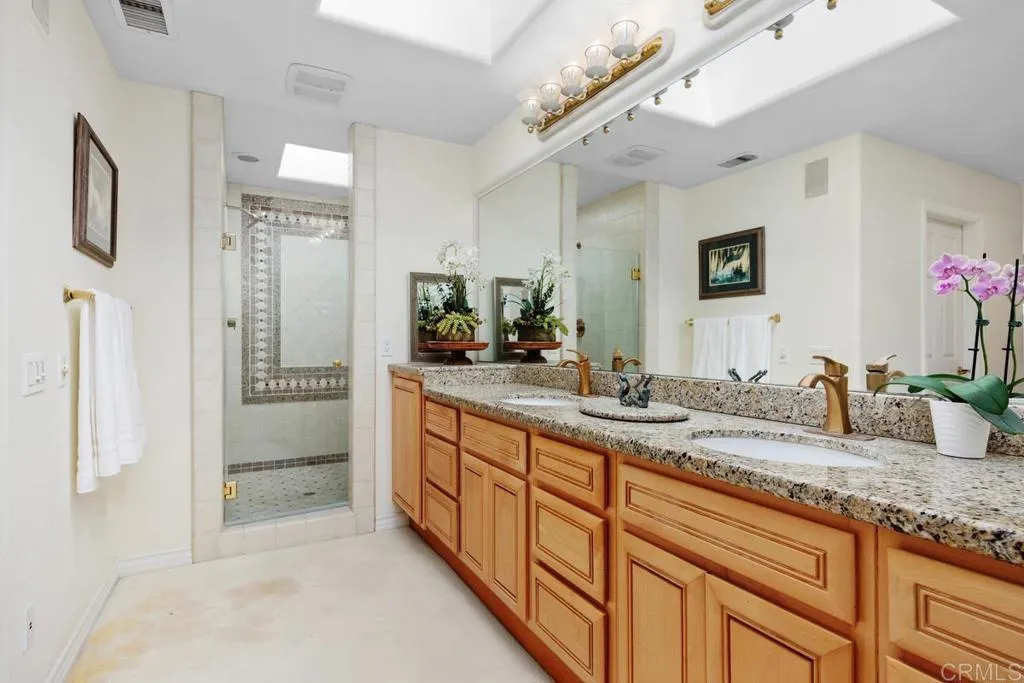 14042 Rue Monaco
