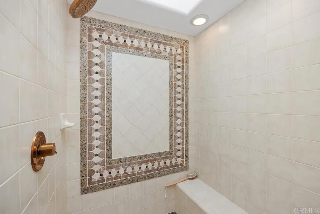 14042 Rue Monaco