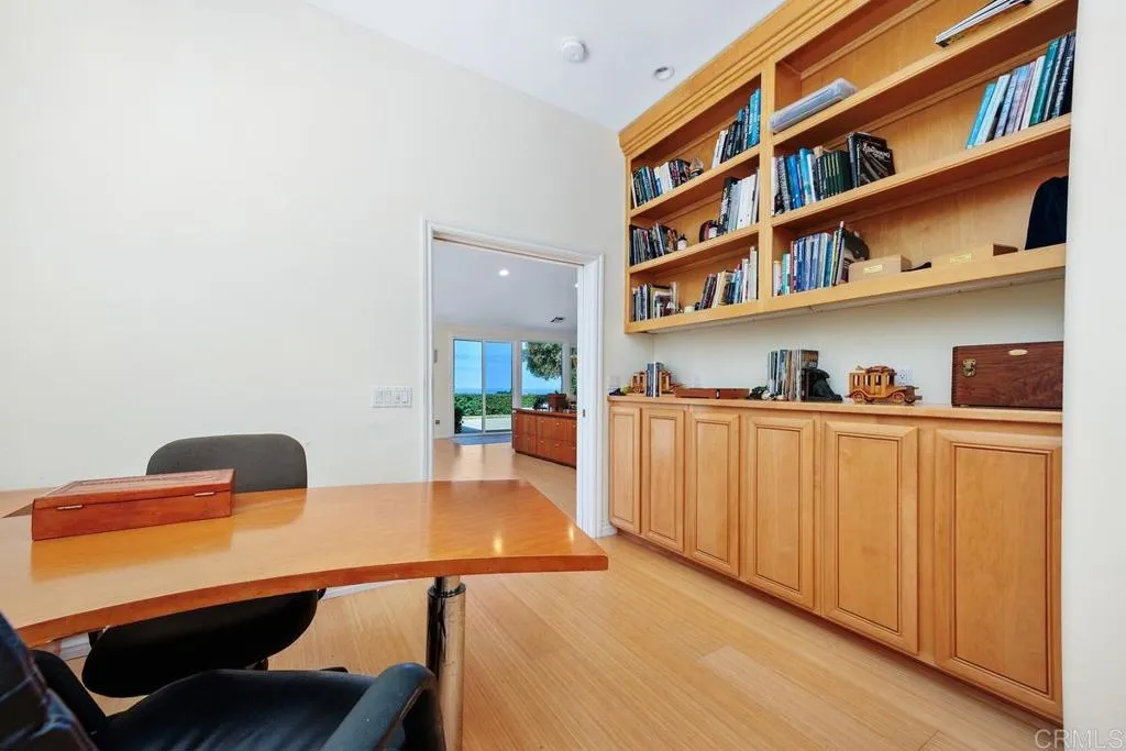 14042 Rue Monaco
