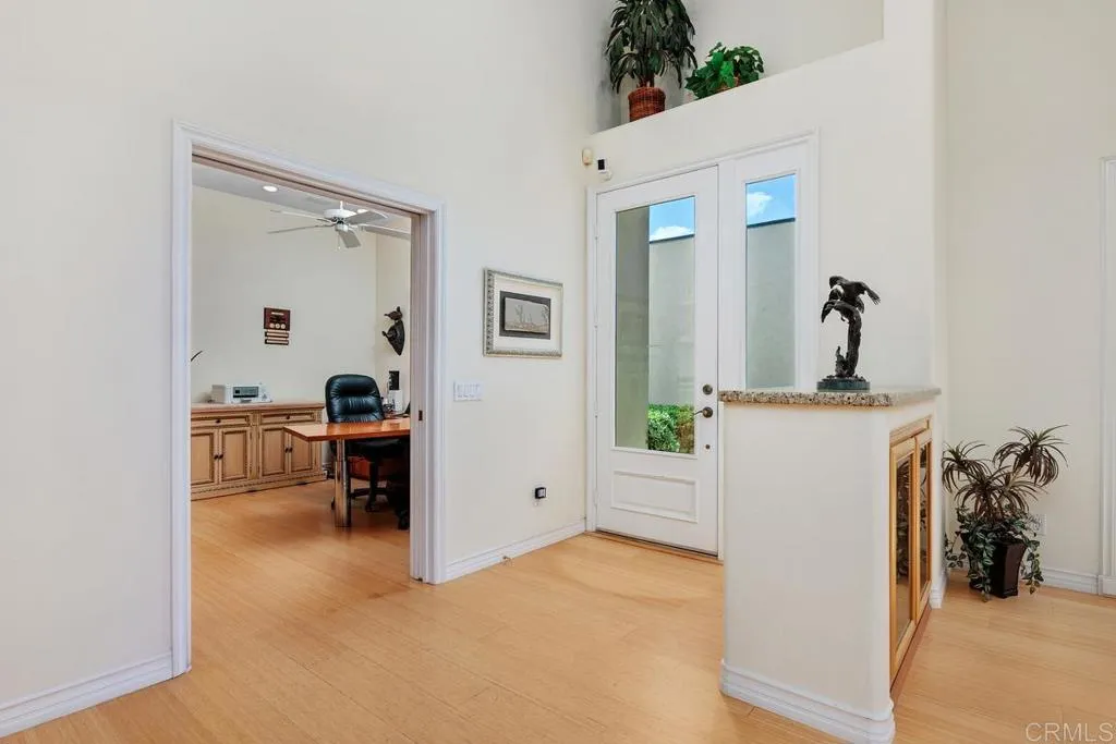 14042 Rue Monaco