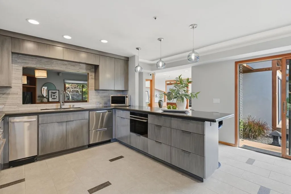 4711 Gabriel Way