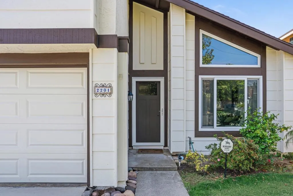 2201 Amber Lane