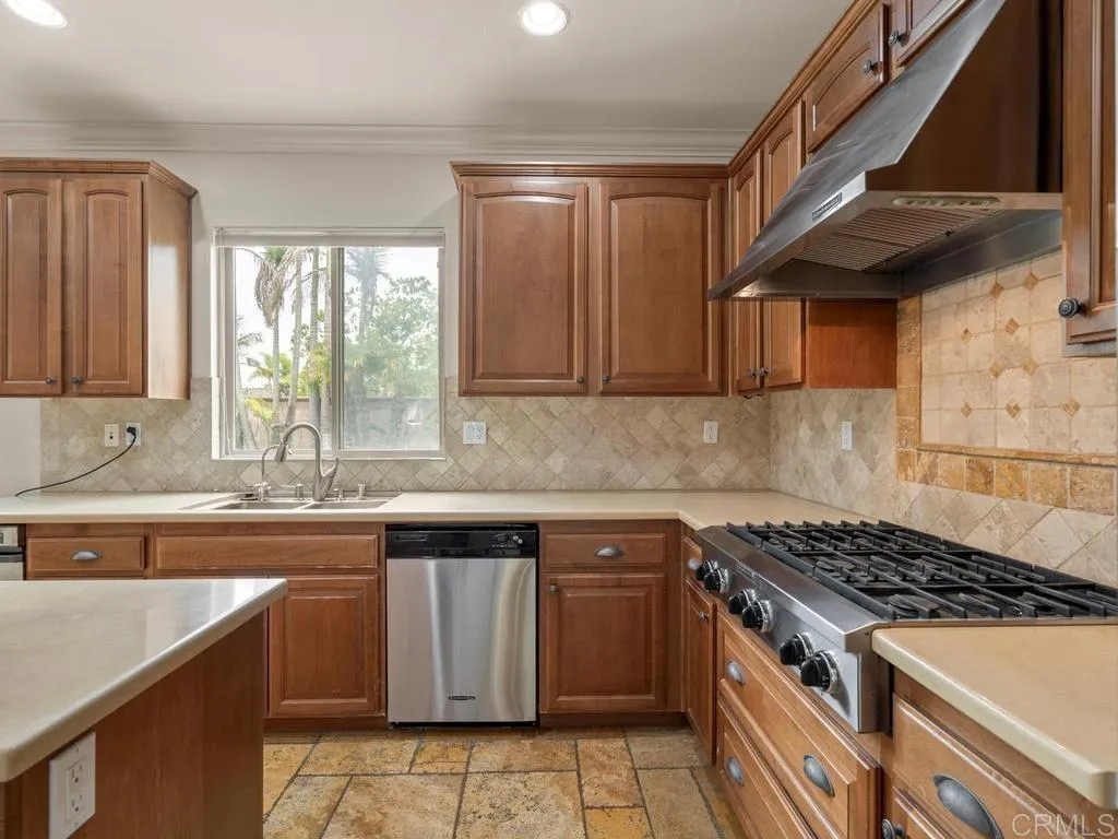 7225 Caribou Court
