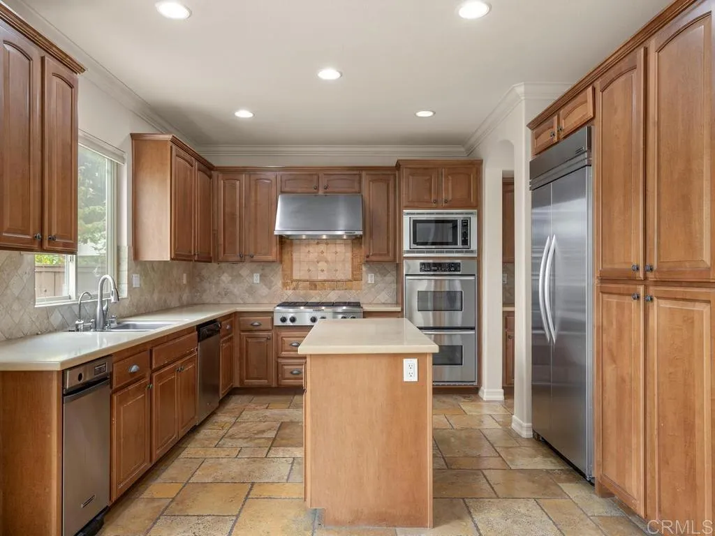 7225 Caribou Court