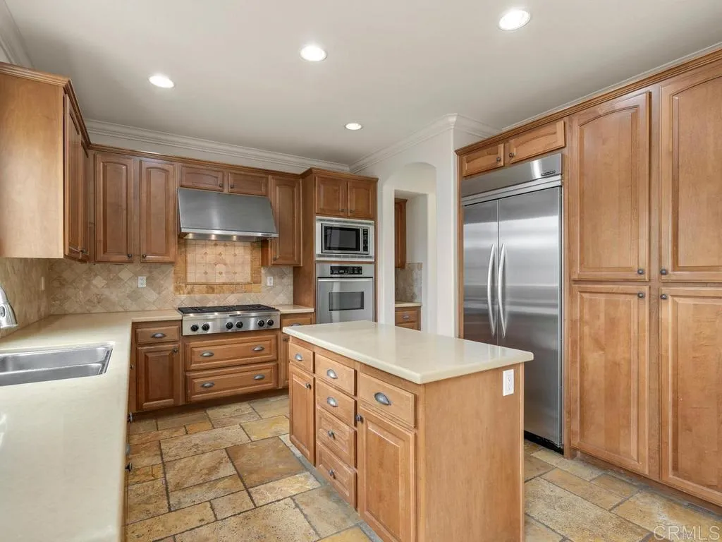7225 Caribou Court