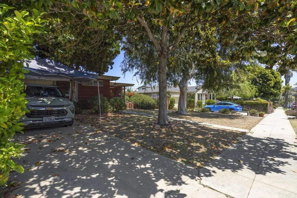 3752 Poe Street
