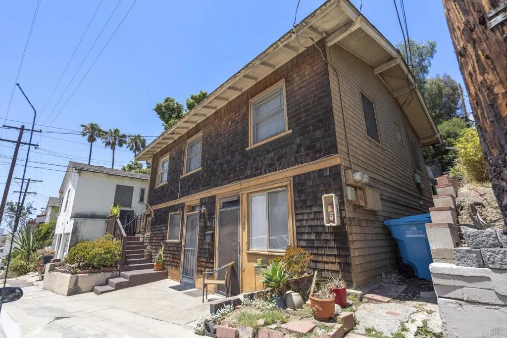 1620 Glenwood Drive Unit 2
