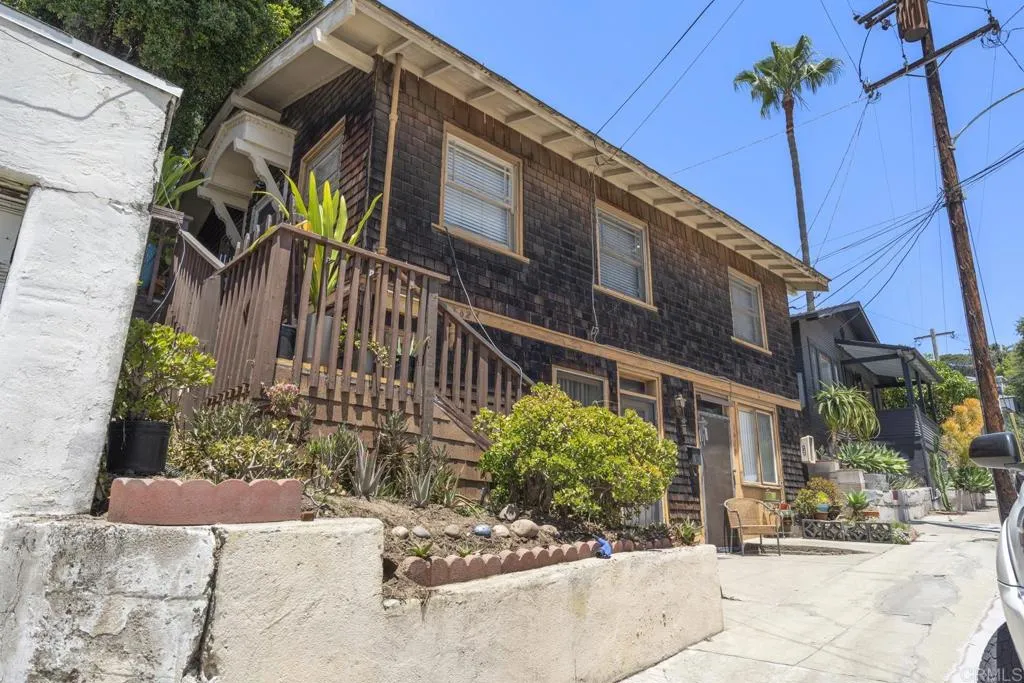 1620 Glenwood Drive Unit 2