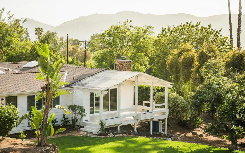 1520 Via Rancho Parkway
