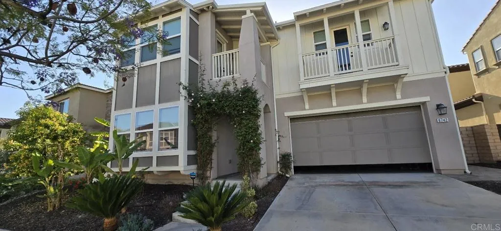 6742 Elegante Way