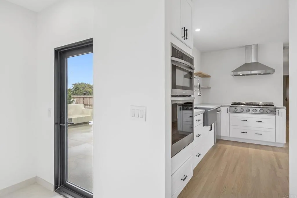1061 Buena Vista Way