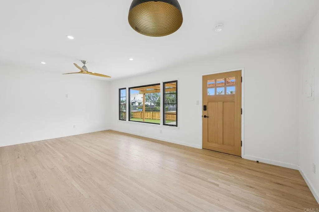 1061 Buena Vista Way