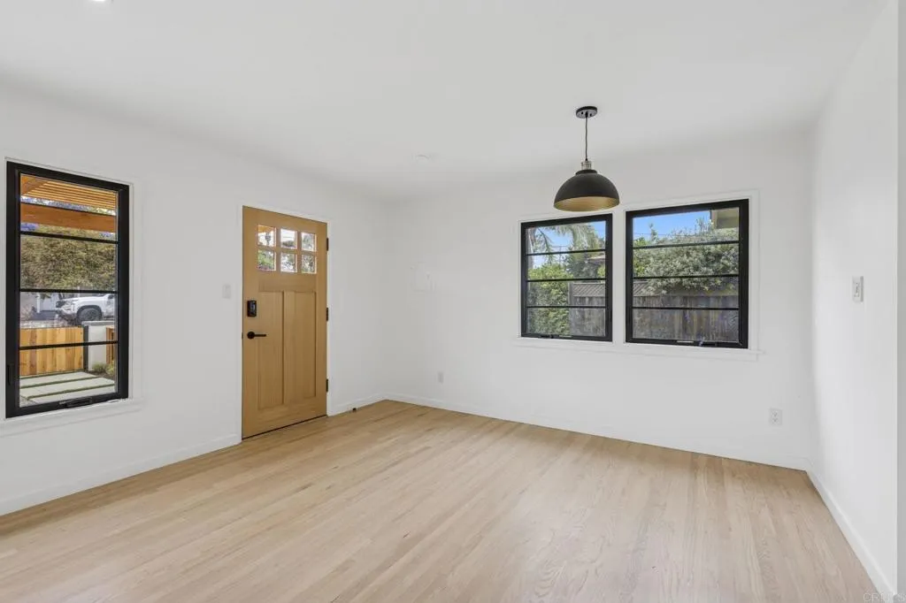 1061 Buena Vista Way